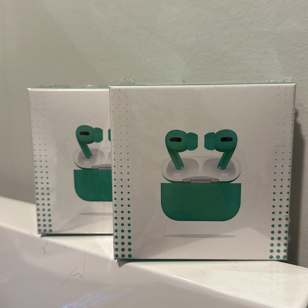 Green Wireless Earbuds - Picture 4 of 4